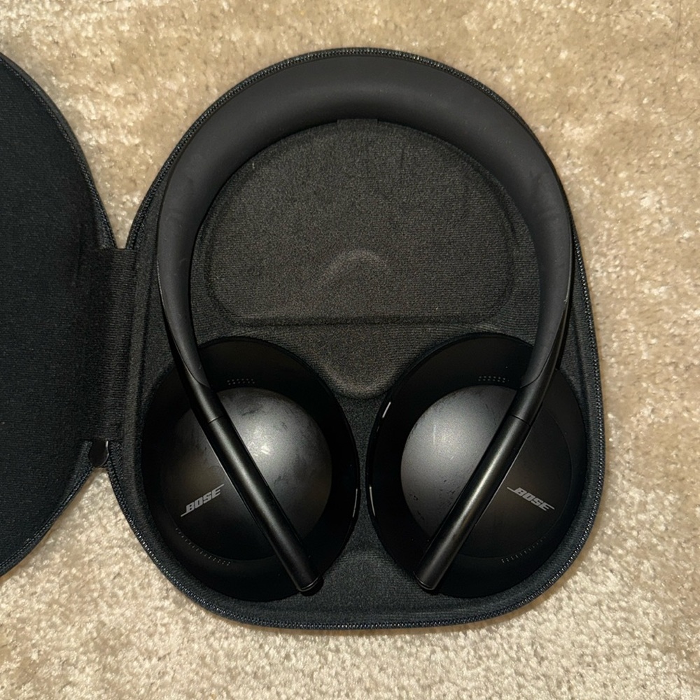 Bose headphones 700